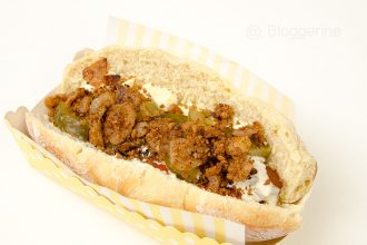 Hot Dog, Fast Food, Street Food, dänisches Hot Dog, Rezept, kochen, selber machen, diy, Hot Dog Brötchen, Remouladensoße, Ketchup, Senf, Röstzwiebeln, vegetarisches Würstchen, Mörstchen, vegetarisch, Vegetarier, lecker